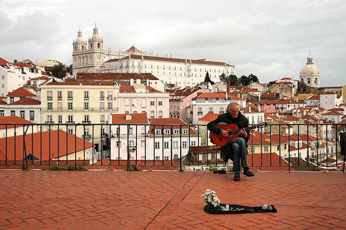 alfama-hvor-skal-man-bo